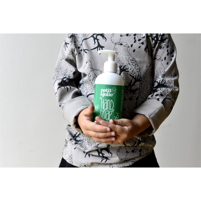 Geneigd zijn Bondgenoot Drastisch Biologische Handzeep 250 ml Petit & Jolie PH-neutraal | GreenJump.nl Geneigd zijn Bondgenoot Drastisch Biologische Handzeep 250 ml Petit & Jolie PH-neutraal | GreenJump.nl