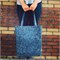 Stoere blauwe shoulder bag van gerecyclede spijkerbroeken